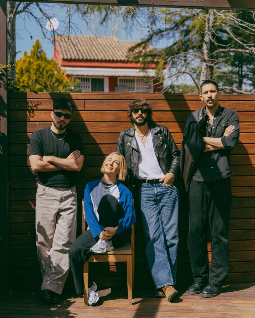 éxtasis y Paula Mattheus presentas amor por tres